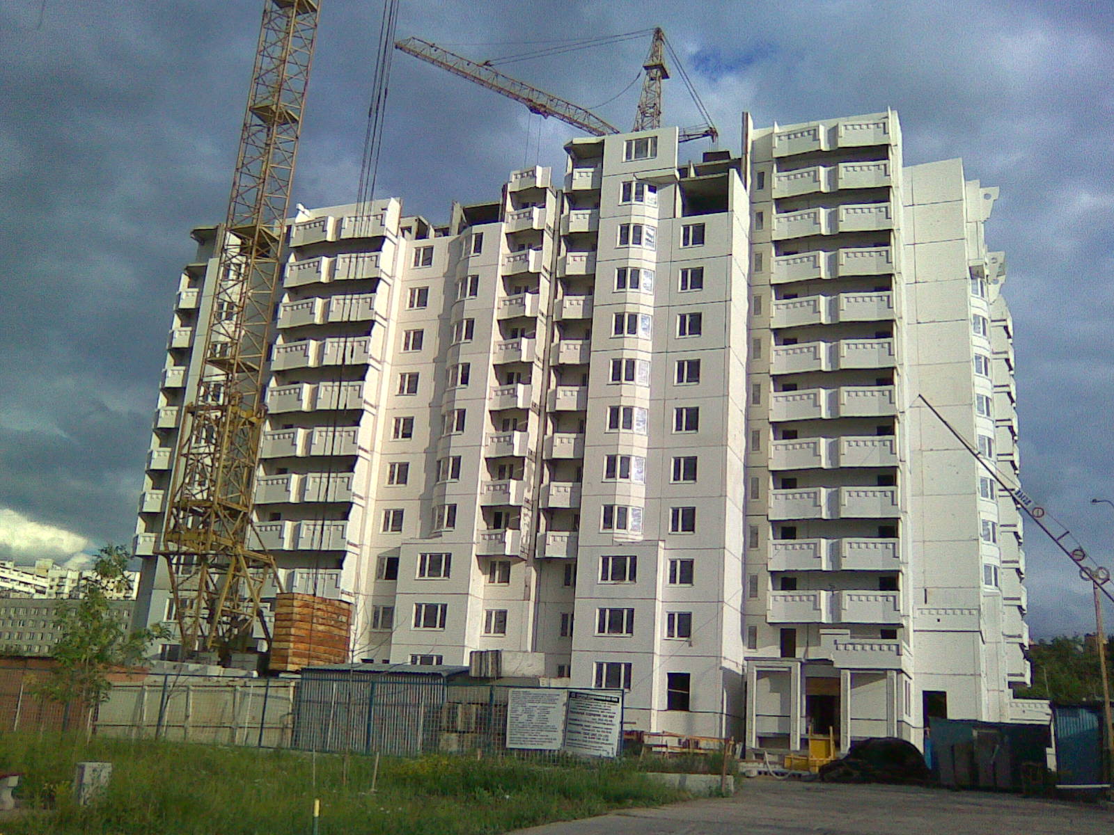 2011 год г. Москва, Нагатино-Садовники, мкр.1, корп 29А - ход строительства. Июнь
